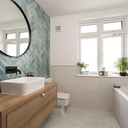 Accommodatie bij particulieren 2 X Double - 2 X Free Off Street Parking Spaces *