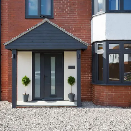 2 X Double - 2 X Free Off Street Parking Spaces * York